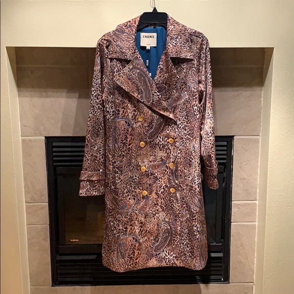 Gorgeous trench coat - Picture 6 of 12